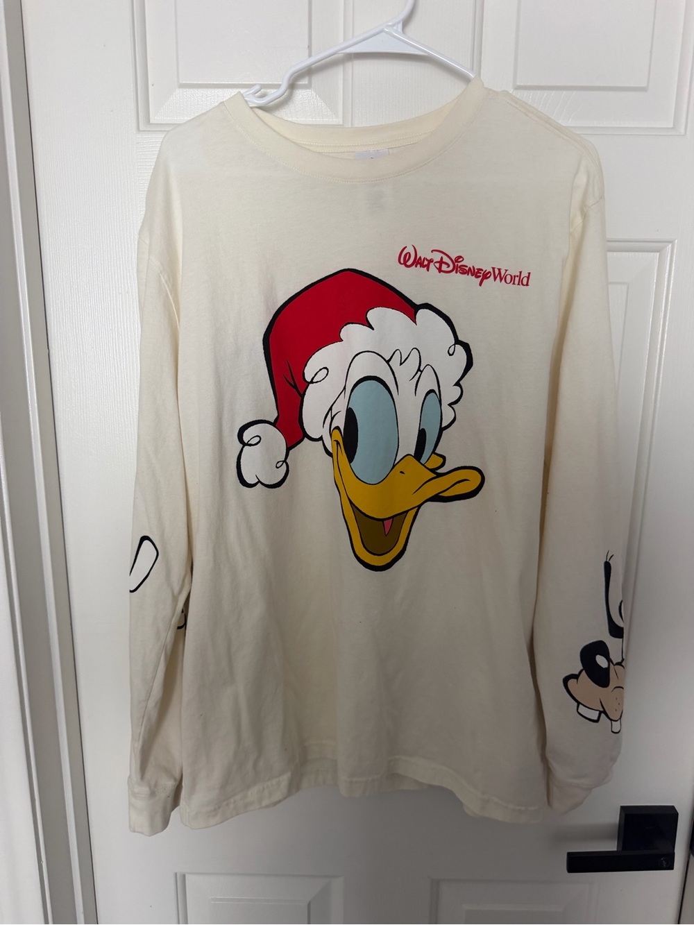 Disney Cream Long-Sleeve Tee with Donald Duck in Red Santa Hat